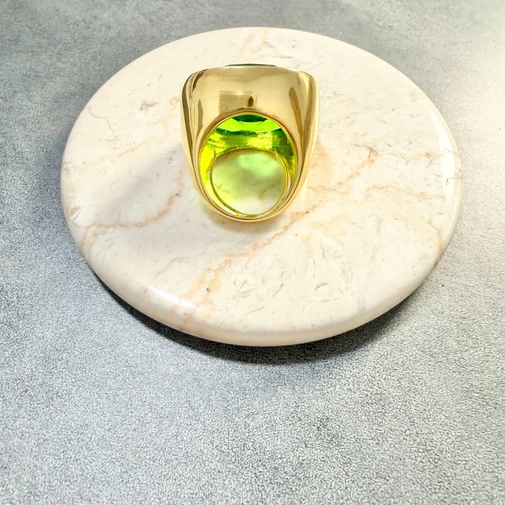 Kenneth Jay Lane Chunky Large Square Green Crystal Gold Tone Statement Ring SZ 6